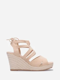Hot La Modeuse Sandales compensées à bride ajourée Beige