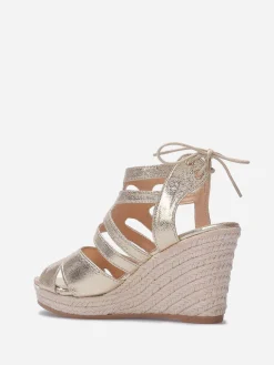 Sale La Modeuse Sandales compensées à bride ajourée Doré