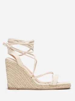 Discount La Modeuse Sandales compensées à lacets Beige