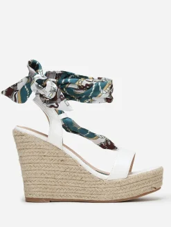 Best La Modeuse Sandales compensées à ruban imprimé Blanc