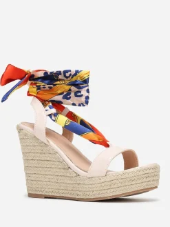 Best La Modeuse Sandales compensées à ruban imprimé Beige