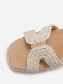 Hot La Modeuse Sandales compensées en cordage Taupe
