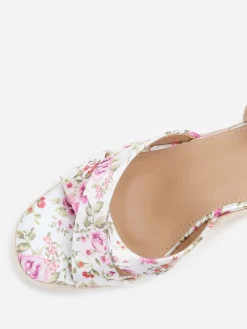 Sale La Modeuse Sandales compensées et satinées à fleurs Rose