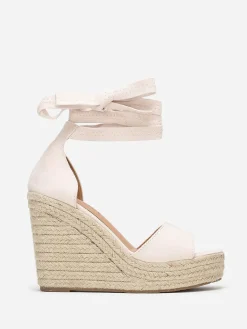 Discount La Modeuse Sandales crèmes à semelle compensée et liens Beige clair Beigeclair