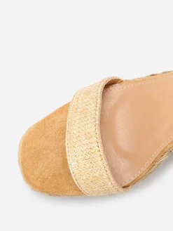 Discount La Modeuse Sandales en raphia tressé compensées Camel