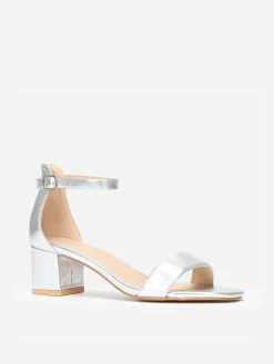 Discount La Modeuse Sandales en simili à petit talon Argenté