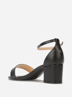 Discount La Modeuse Sandales en simili à petit talon carré Noir
