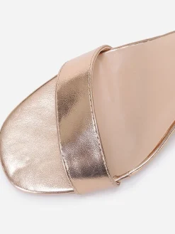 Discount La Modeuse Sandales en simili à petit talon Dorérose