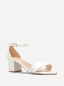 Discount La Modeuse Sandales en simili à petit talon carré Blanc