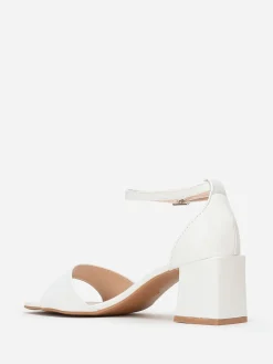 Discount La Modeuse Sandales en simili à talon bloc Blanc