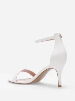 Online La Modeuse Sandales en simili à talon aiguille Blanc