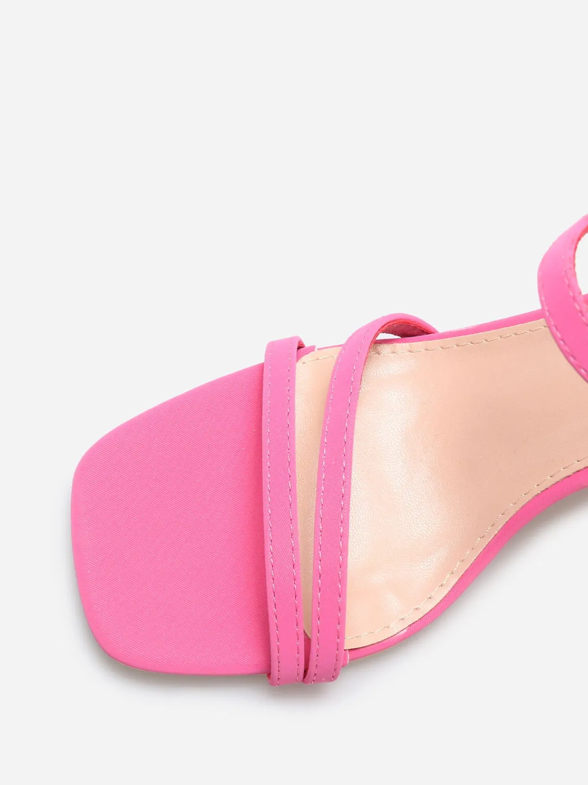 Online La Modeuse Sandales en simili mat à fines brides Fuchsia