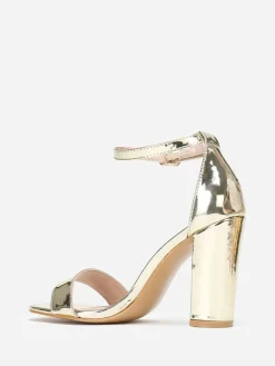 Discount La Modeuse Sandales en simili verni à talon carré Doré