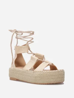 New La Modeuse Sandales en suédine à cordon torsadé Beige