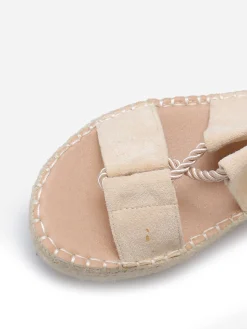 New La Modeuse Sandales en suédine à cordon torsadé Beige