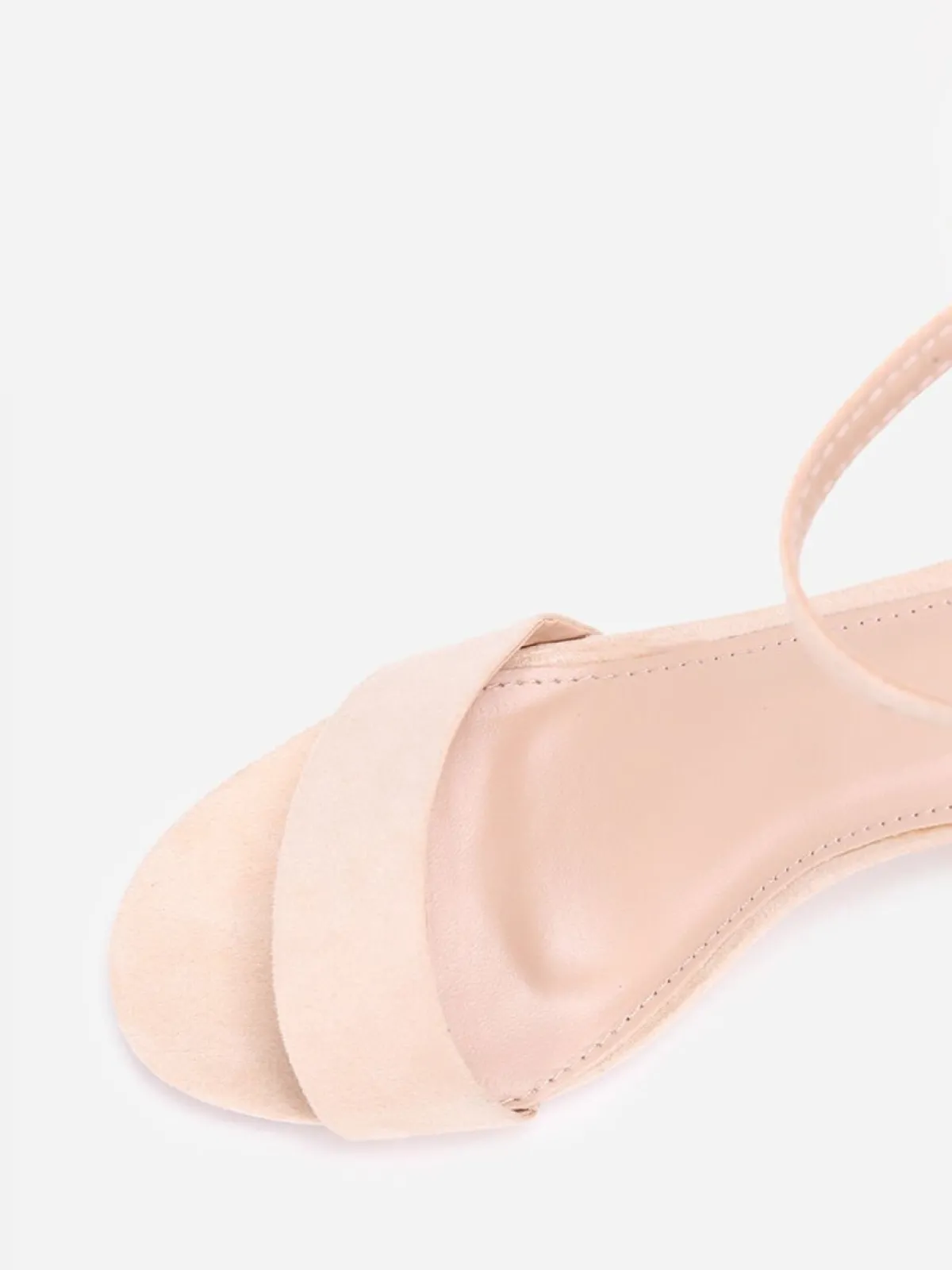La Modeuse Sandales en suédine à talon carré Beige