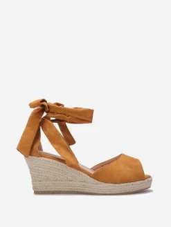 Sale La Modeuse Sandales peep toes compensées à nouer Camel