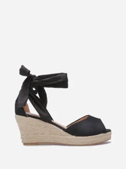 Sale La Modeuse Sandales peep toes compensées à nouer Noir