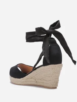 Sale La Modeuse Sandales peep toes compensées à nouer Noir