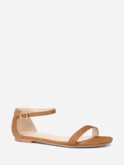 Online La Modeuse Sandales plates en suédine Camel