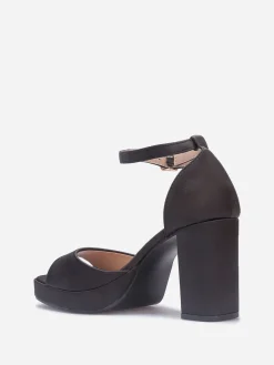 Hot La Modeuse Sandales satinées à bout carré Noir
