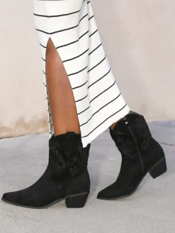 New La Modeuse Santiags en suédine à surpiqûres Noir