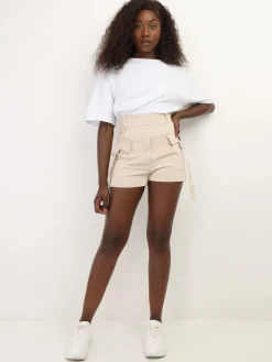 Outlet La Modeuse Short cargo avec sangles à anneaux Beige