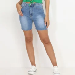 Online La Modeuse Short en jeans effiloché Bleu