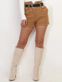 Clearance La Modeuse Short en lainage avec ceinture Camel