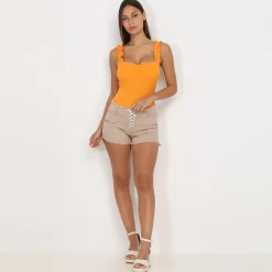 La Modeuse Short moulant en jeans à laçage Beige