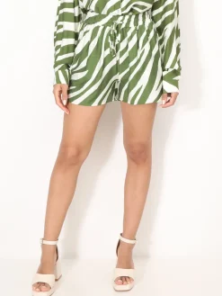 Online La Modeuse Short texturé à motif zébré Vert