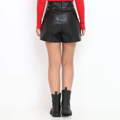 Outlet La Modeuse Short évasé en simili Noir