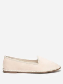 New La Modeuse Slippers en suédine à bout rond Beige