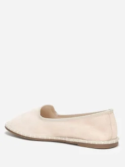 New La Modeuse Slippers en suédine à bout rond Beige