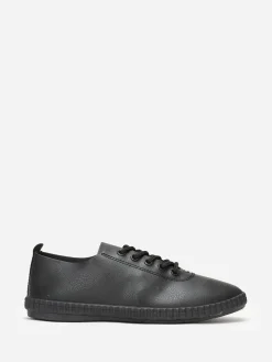 La Modeuse Tennis en simili  avec semelle en relief Noir