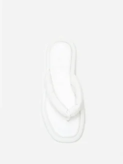 Clearance La Modeuse Tongs à bout carré et bride arrondie Blanc