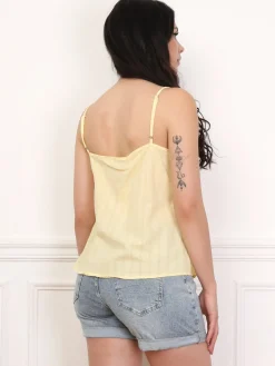 La Modeuse Top avec détails en crochet fleuri Jaune