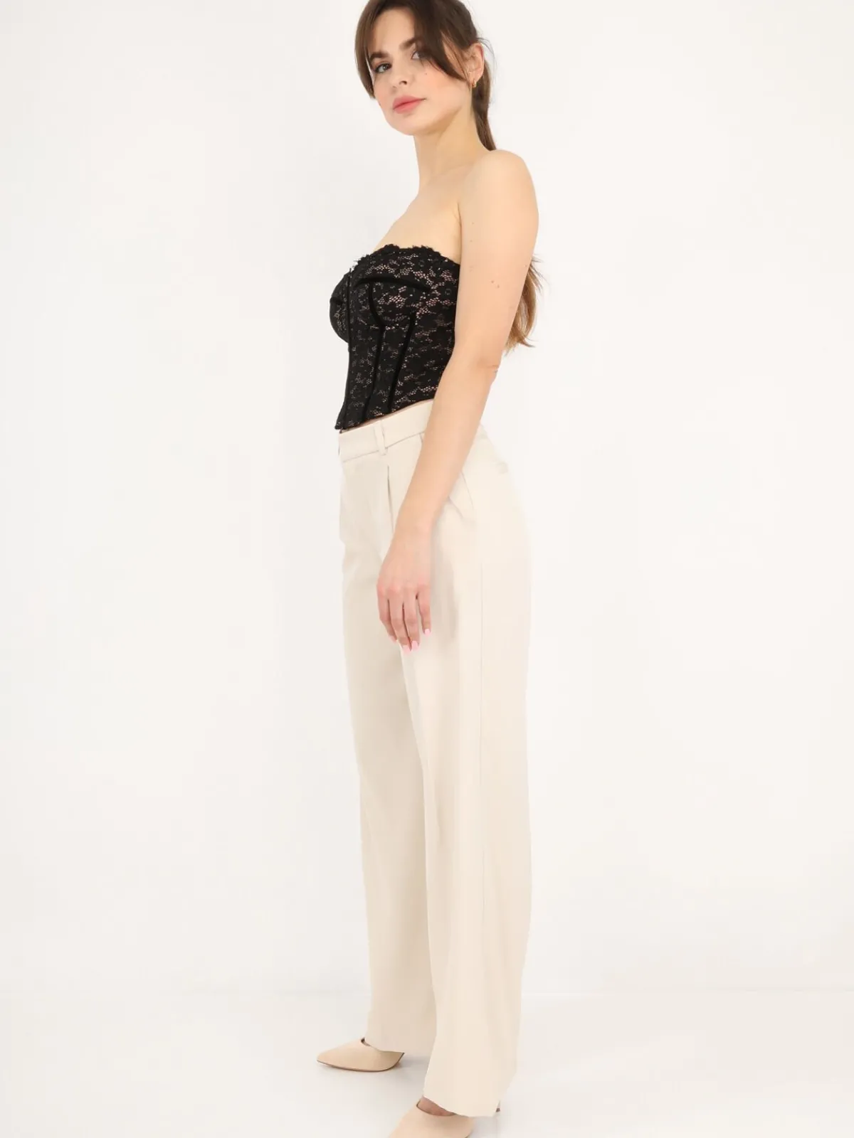 Hot La Modeuse Top bustier en dentelle fleurie Noir