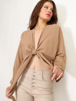 Outlet La Modeuse Top court fluide à nouer Camel