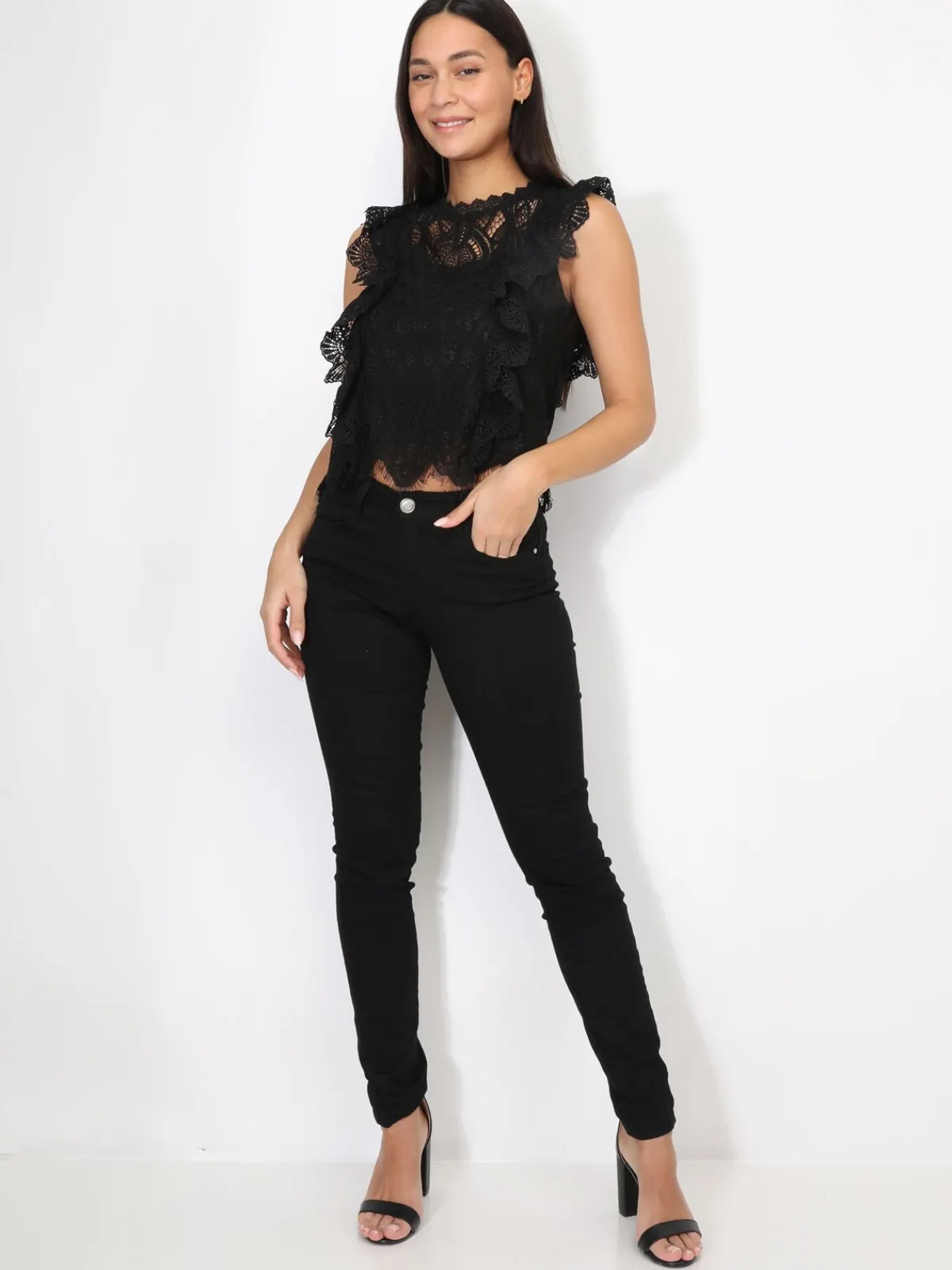 Online La Modeuse Top en dentelle à volants Noir