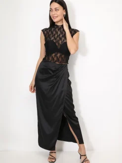 New La Modeuse Top en dentelle florale Noir