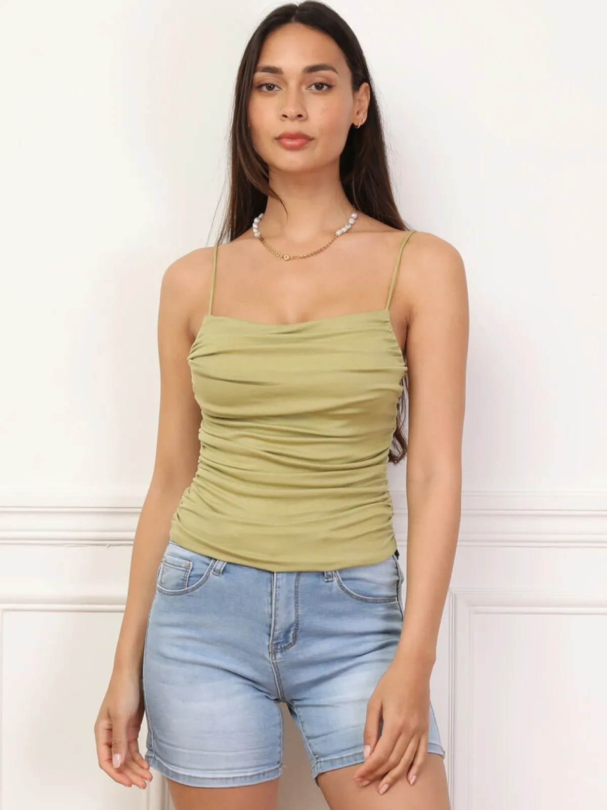 Hot La Modeuse Top froncé à bretelles fines VertOlive