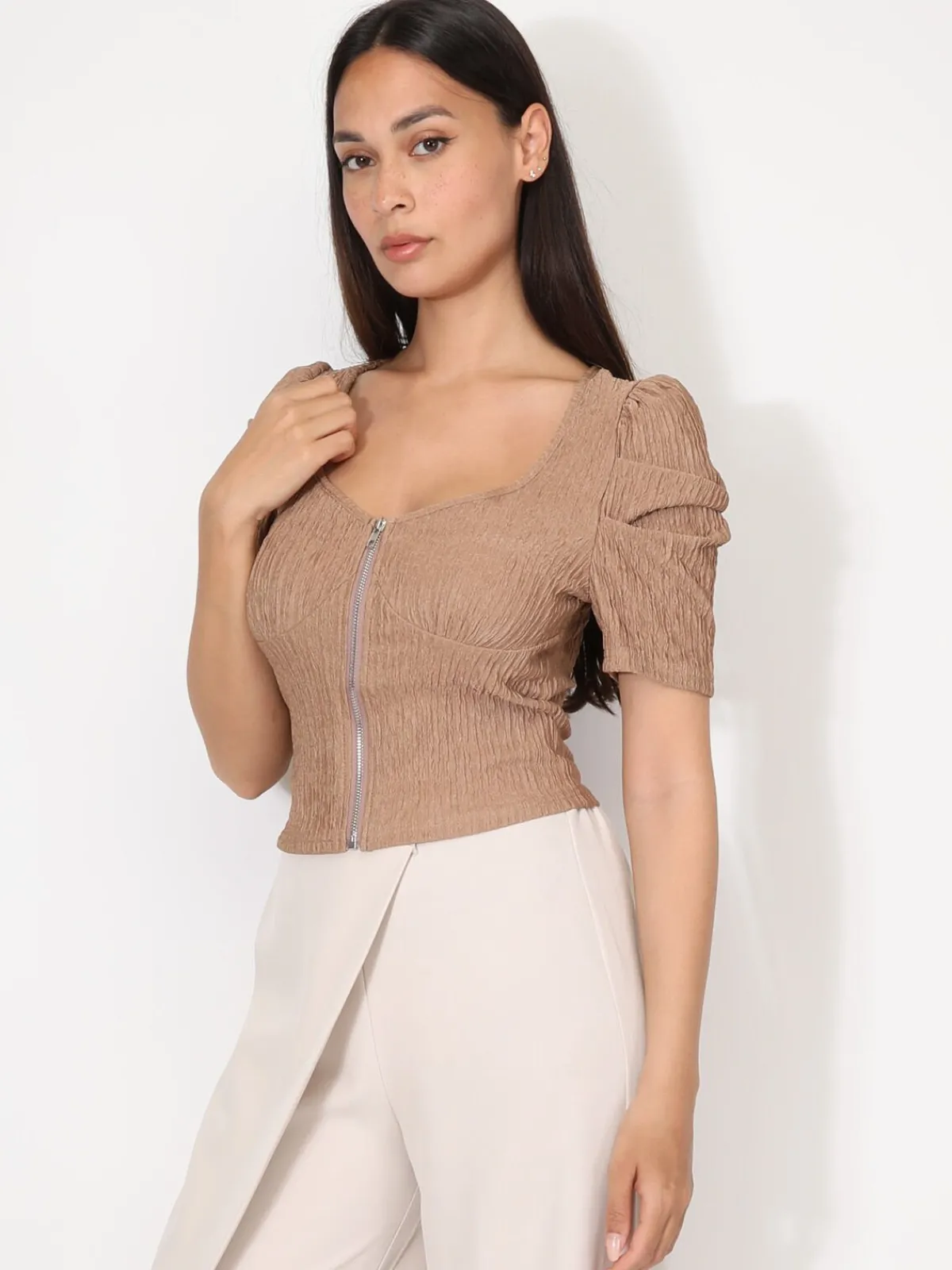 New La Modeuse Top zippé à manches gigot Taupe