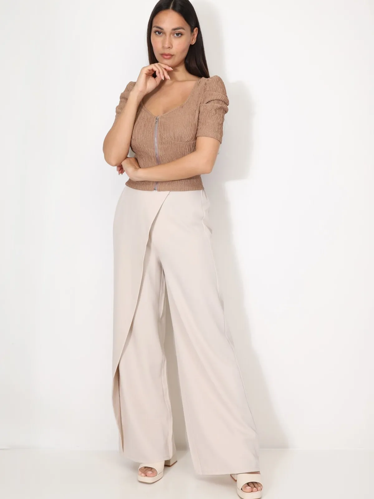New La Modeuse Top zippé à manches gigot Taupe