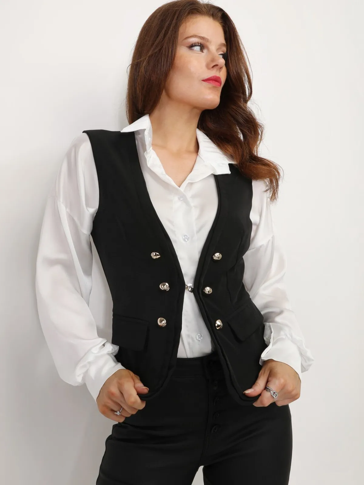 Hot La Modeuse Veston cintré à boutons dorés Noir