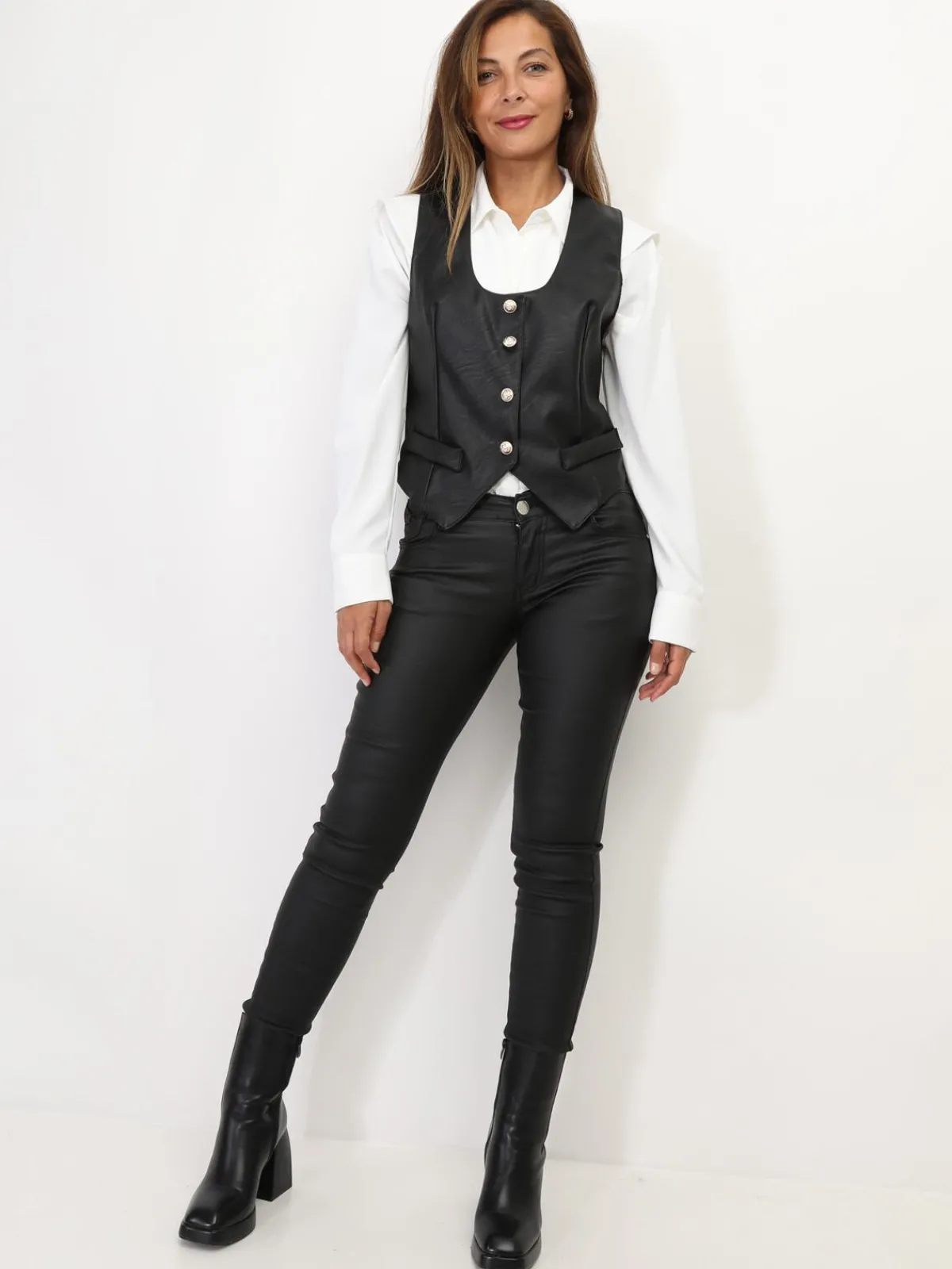 New La Modeuse Veston en simili cintré à boutons Noir